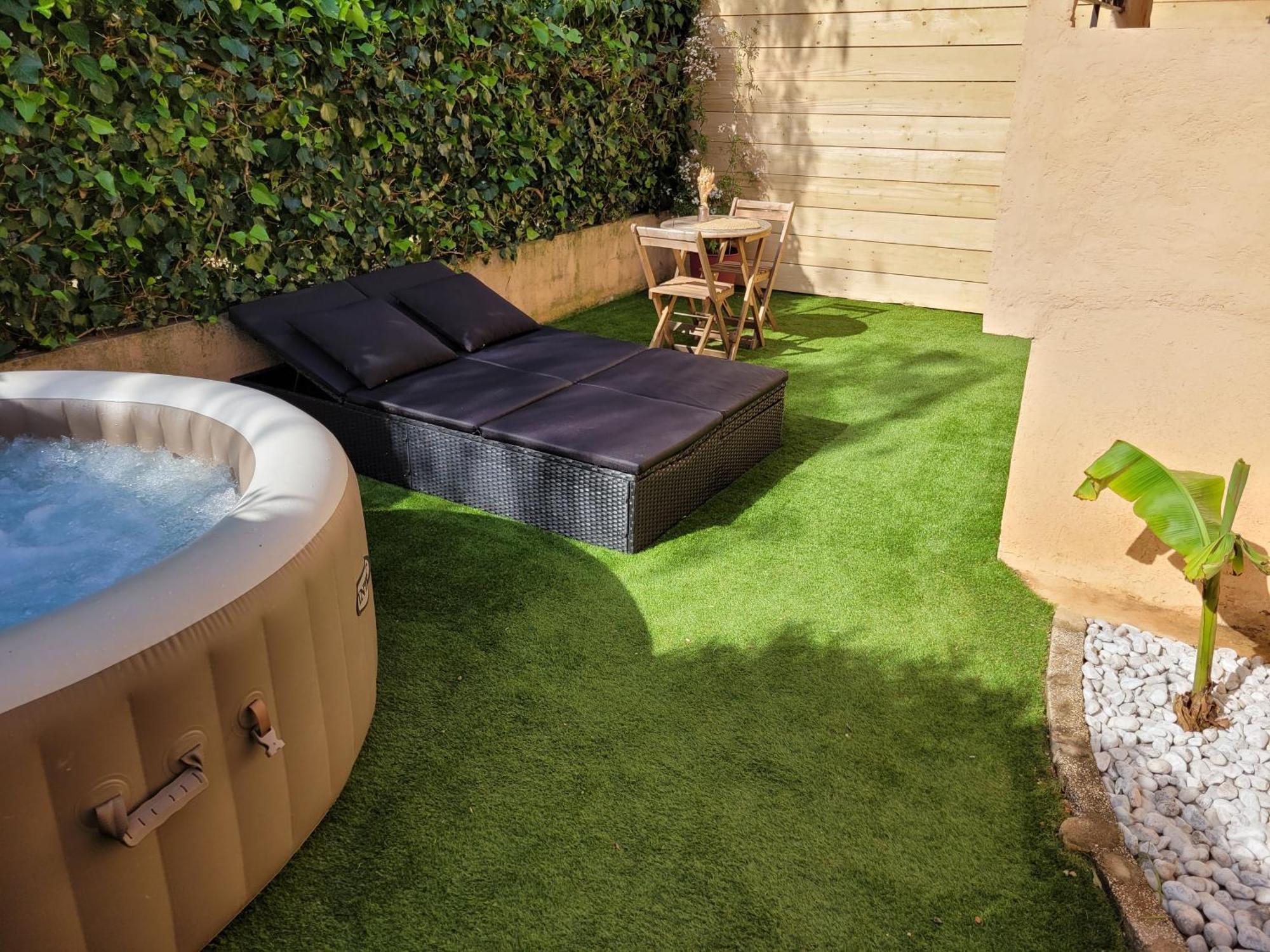 Nuit D'Evasion Love Room Avec Baignoire Balneotherapie Tolón Exterior foto