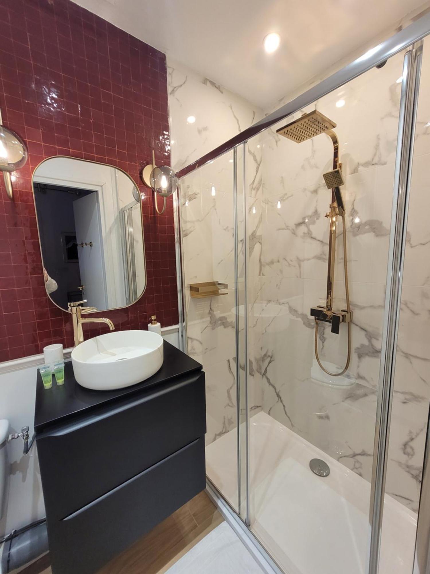 Nuit D'Evasion Love Room Avec Baignoire Balneotherapie Tolón Exterior foto